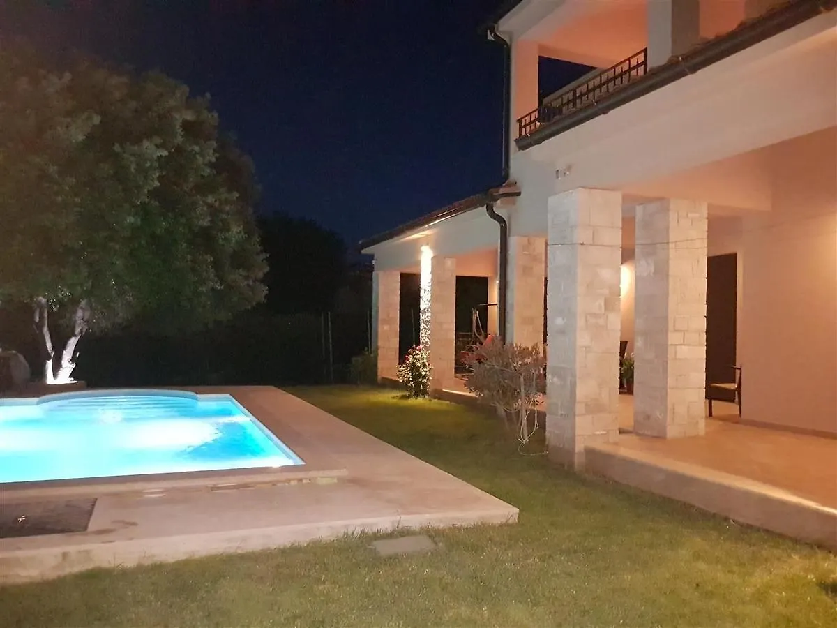 Apartment Teidi With Pool Ližnjan