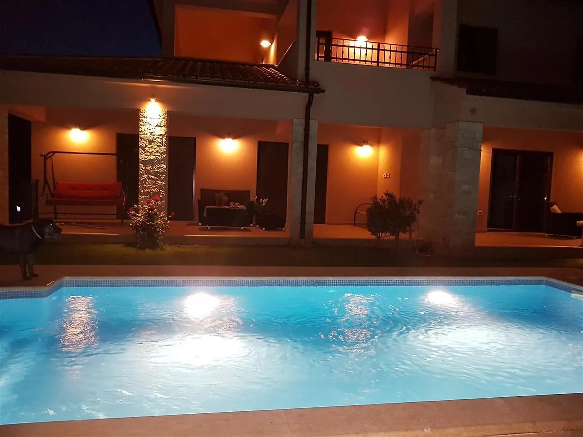 Apartment Teidi With Pool Ližnjan Kroatië