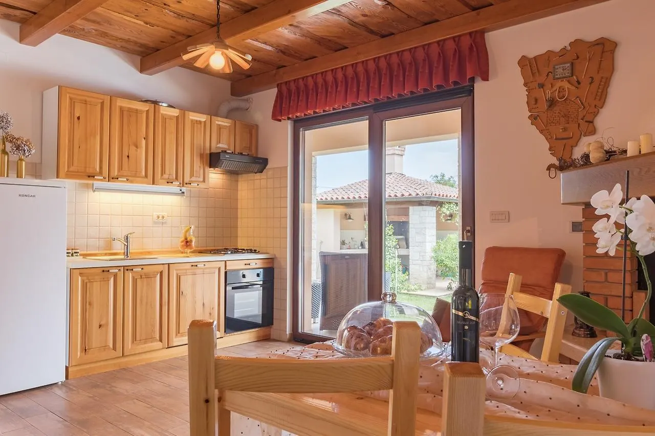 Apartment Teidi With Pool Liznjan Croatia